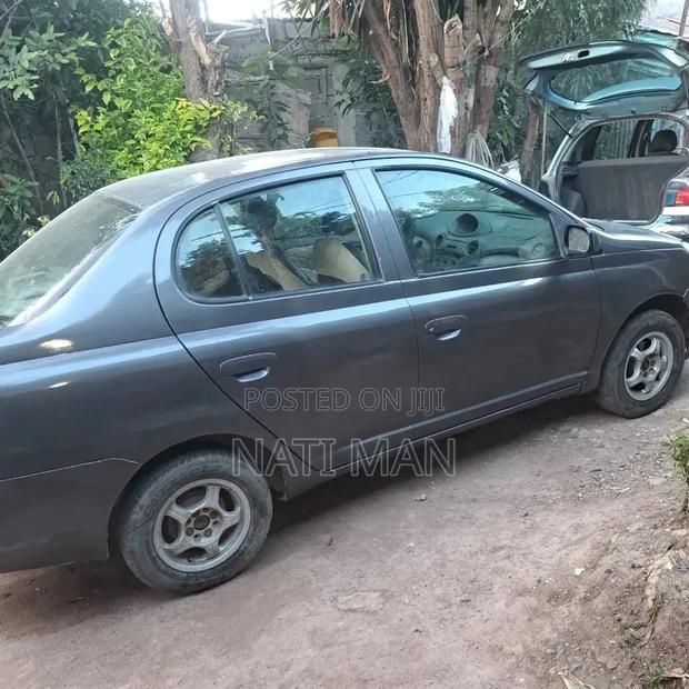 Toyota Platz 1.0 FWD 2004 Gray