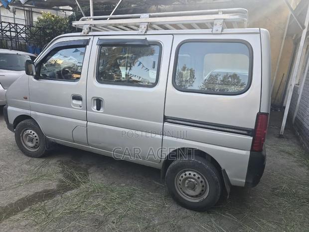 Suzuki Eeco 2025 Silver