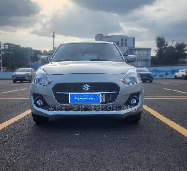 Suzuki Swift 2021 Silver