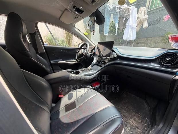 BYD E2 43 kWh 94 hp FWD 2025