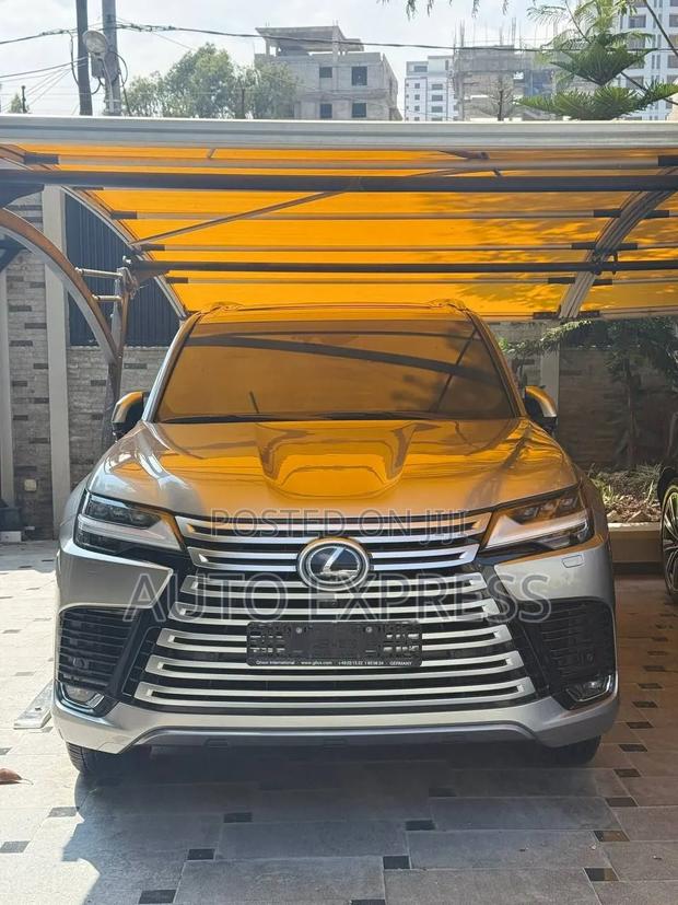 Lexus LX 2022 Silver
