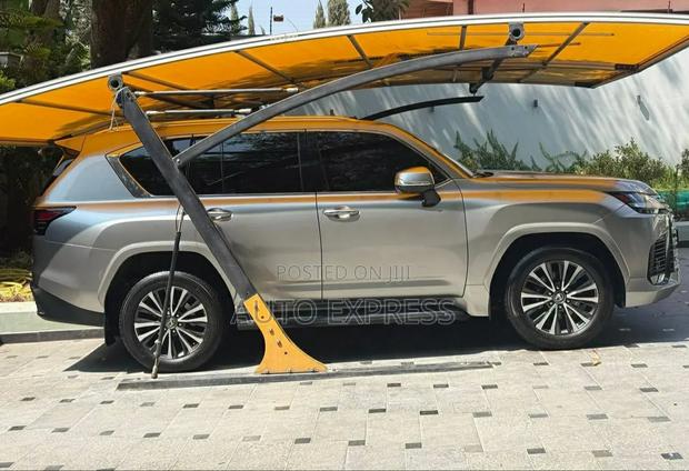 Lexus LX 2022 Silver