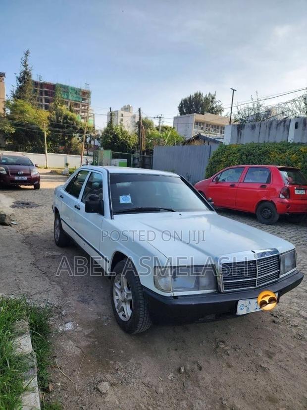 Mercedes-Benz 190 2.6 1987 White