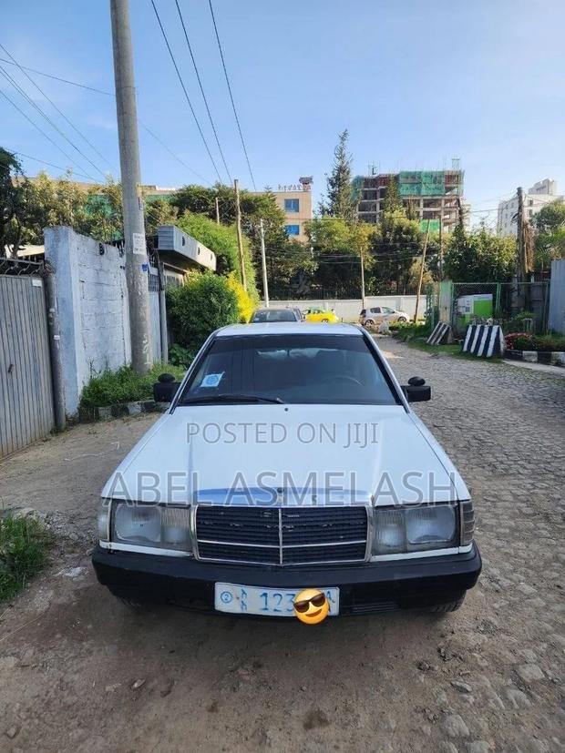 Mercedes-Benz 190 2.6 1987 White