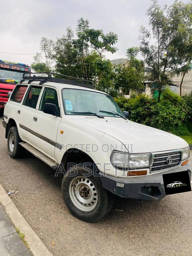 Toyota Land Cruiser 90 1997 White