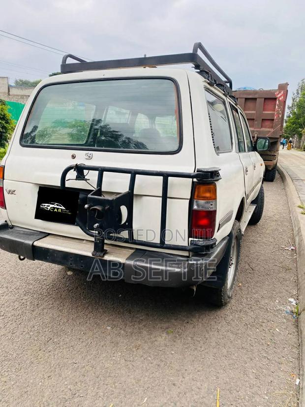 Toyota Land Cruiser 90 1997 White