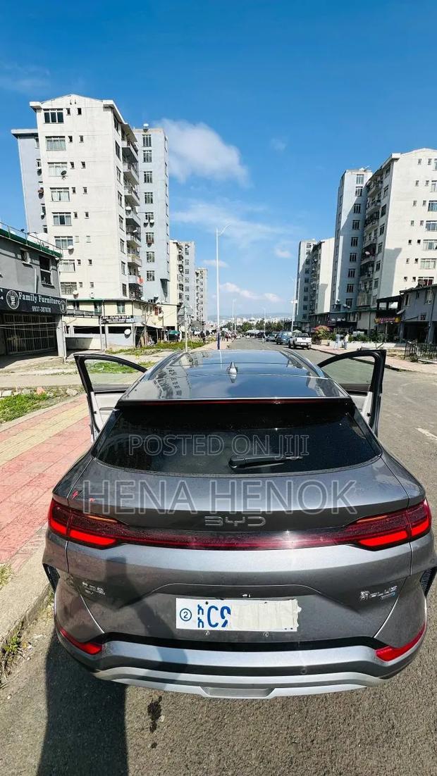 BYD Song Plus DM-i 2025 Silver