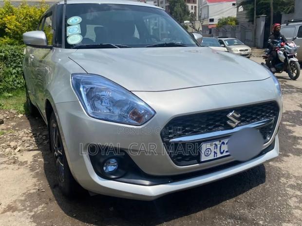 Suzuki Swift 2022 Silver
