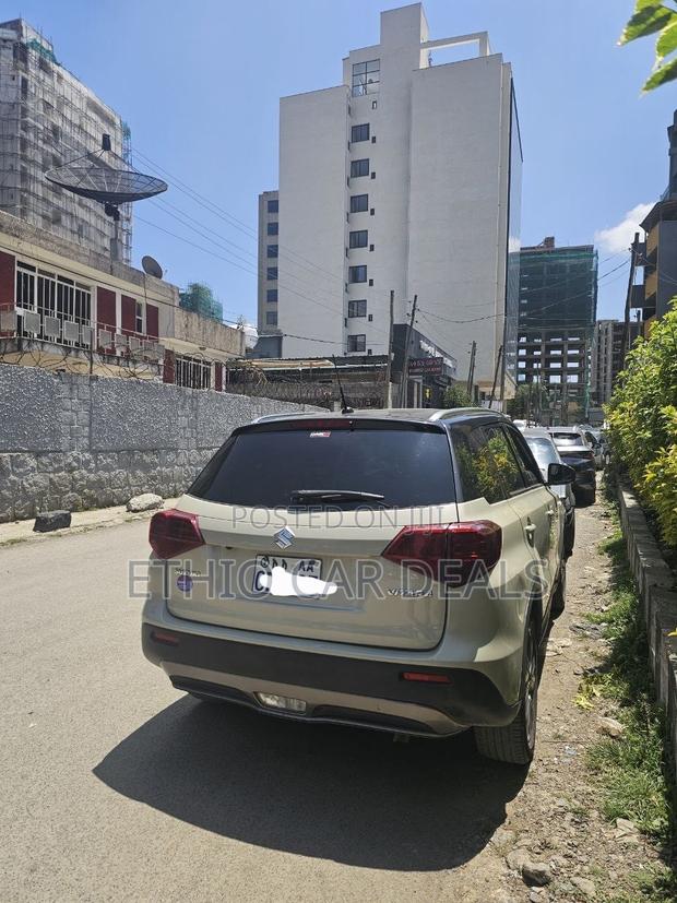 Suzuki Vitara 2021 Gold