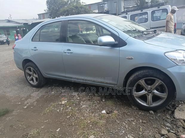 Toyota Yaris 2011 Blue