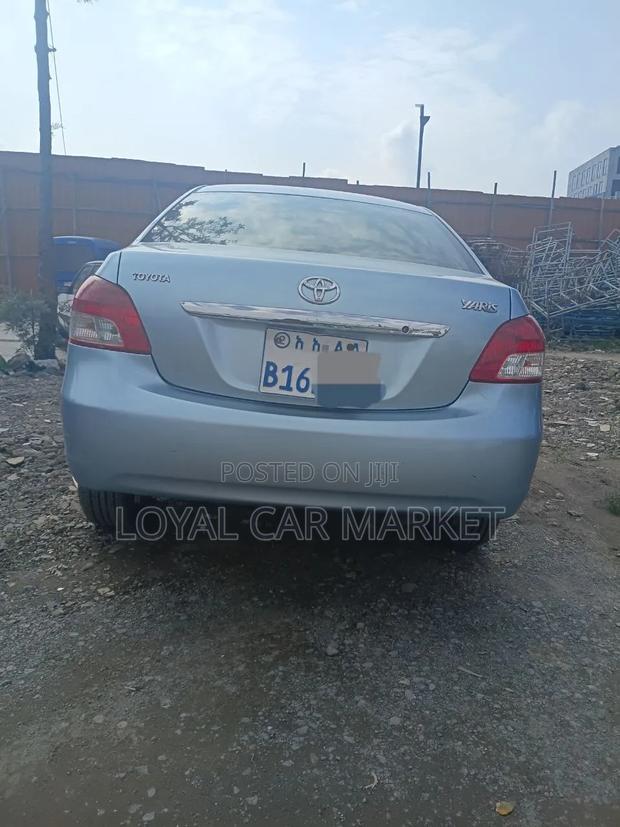 Toyota Yaris 2011 Blue