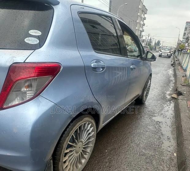 Toyota Yaris 2012 Blue