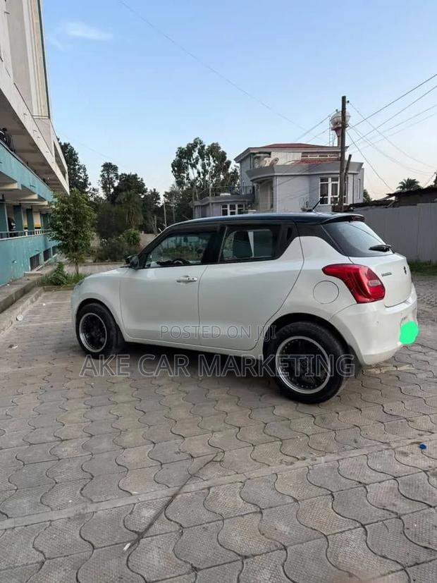 Suzuki Swift RS 2022 White