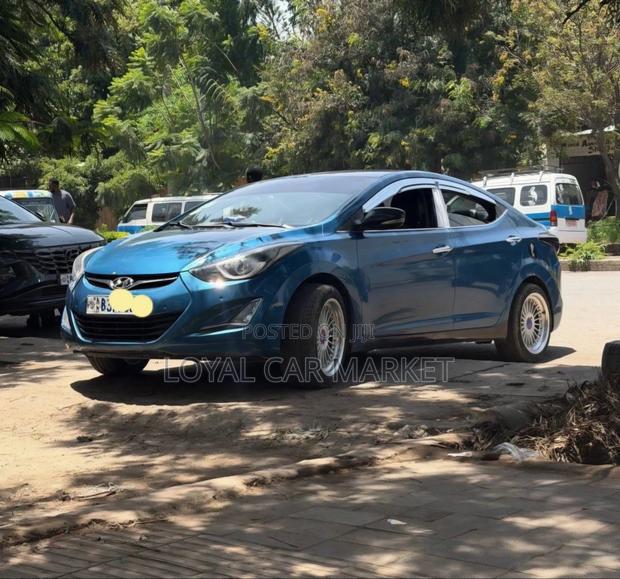 Hyundai Avante 2014 Blue