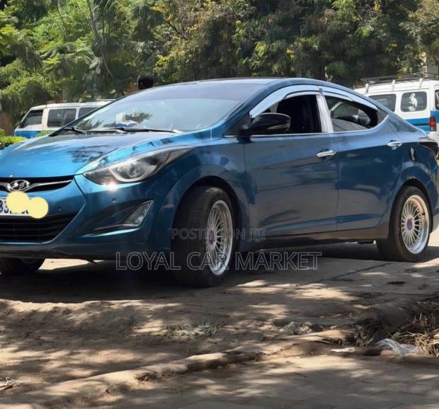 Hyundai Avante 2014 Blue