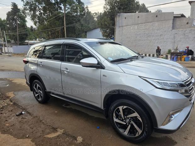 Toyota Rush 2021 Silver