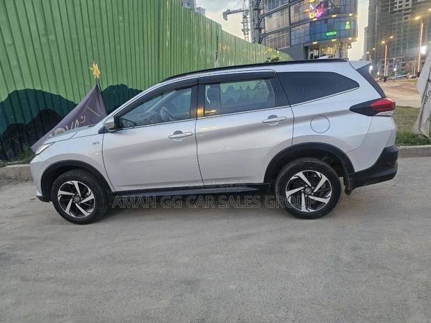 Toyota Rush 2021 Silver