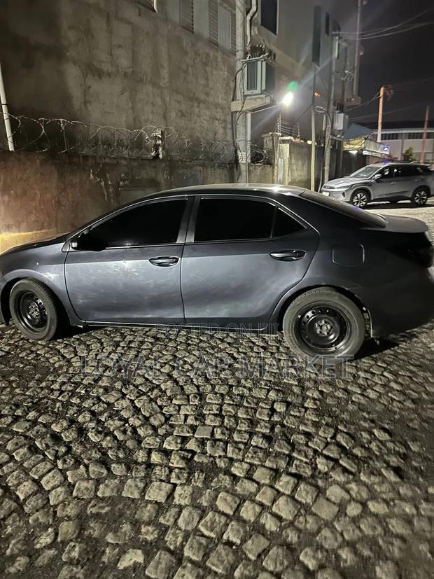Toyota Corolla 2016 Gray