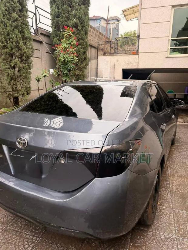 Toyota Corolla 2016 Gray