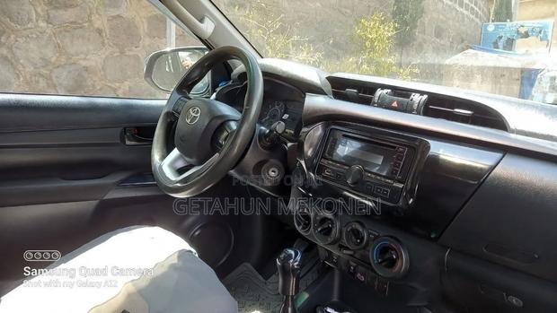 Toyota Hilux 2017 White