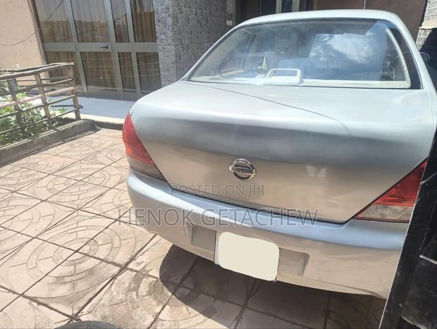 Nissan Sunny 2011 Silver