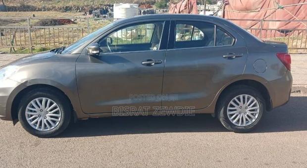 Suzuki Dzire 2022 Silver