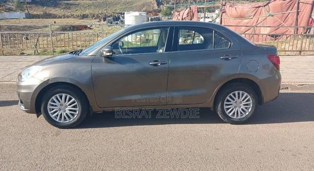Suzuki Dzire 2022 Silver