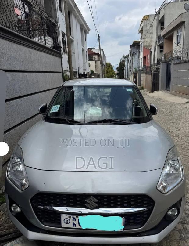 Suzuki Swift 2021 Silver