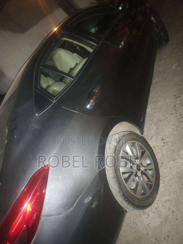 Toyota Yaris 2020 Gray