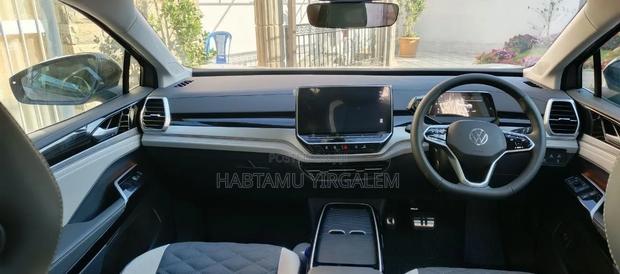 Volkswagen ID.6 2022 Gray