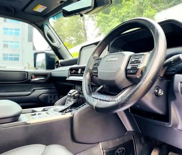 Toyota Land Cruiser Prado 2024 Black
