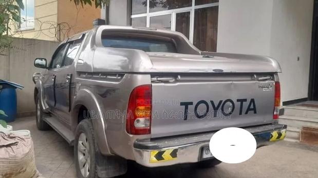 Toyota Hilux 2009 Purple