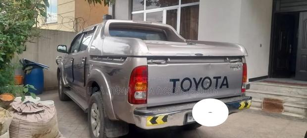 Toyota Hilux 2009 Purple