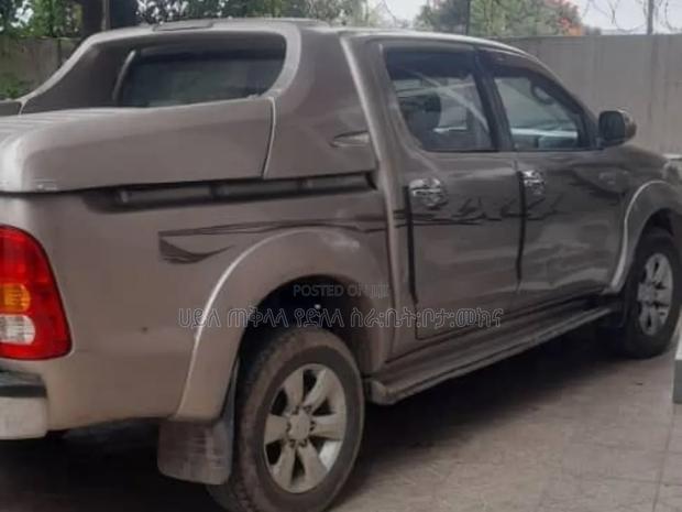 Toyota Hilux 2009 Purple