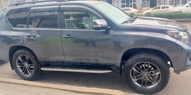 Toyota Land Cruiser Prado 2013 Gray