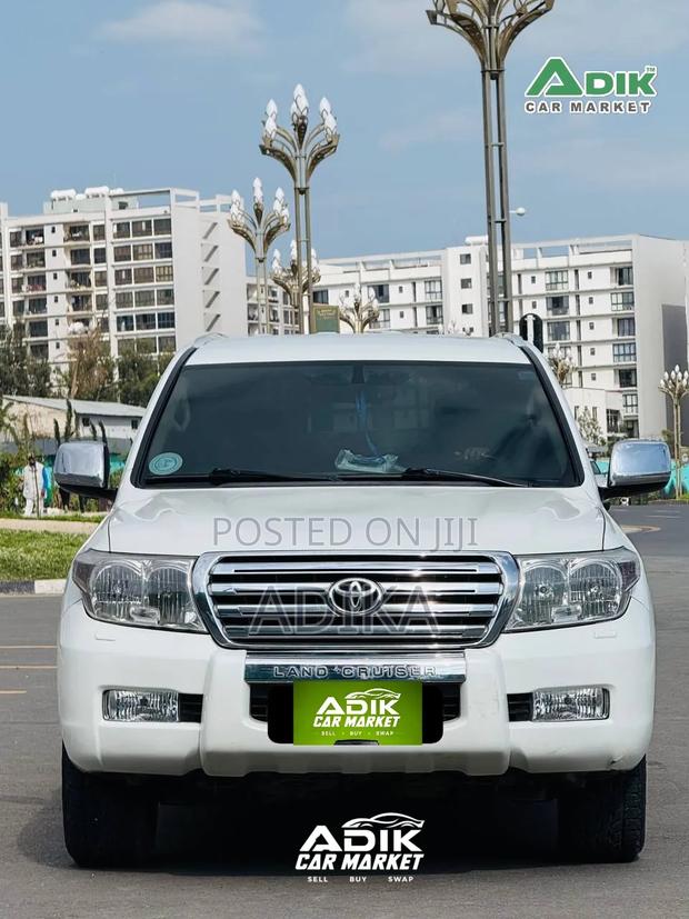 Toyota Land Cruiser 2009 White