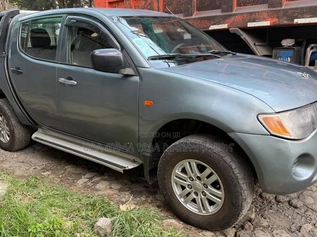 Mitsubishi L200 2007 Blue