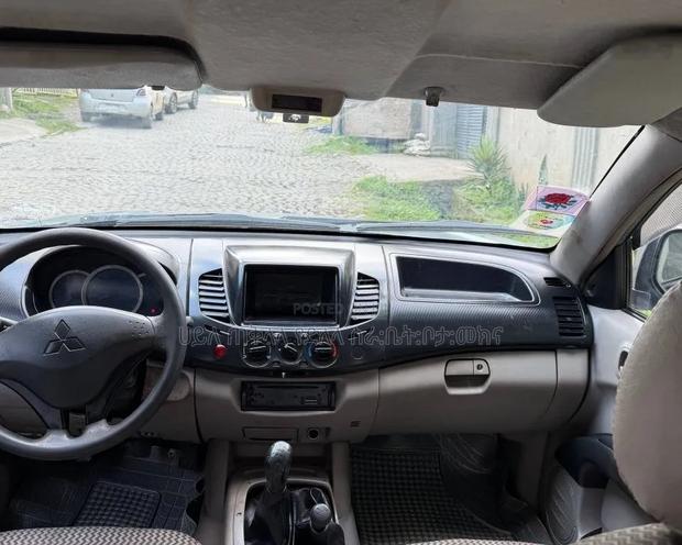 Mitsubishi L200 2007 Blue