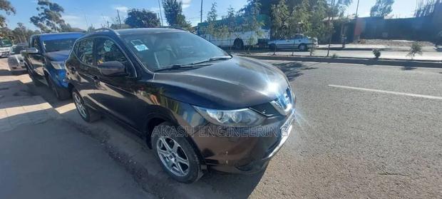 Nissan Qashqai 2016 Brown