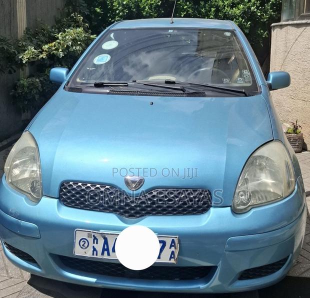 Toyota Vitz 2002 Blue