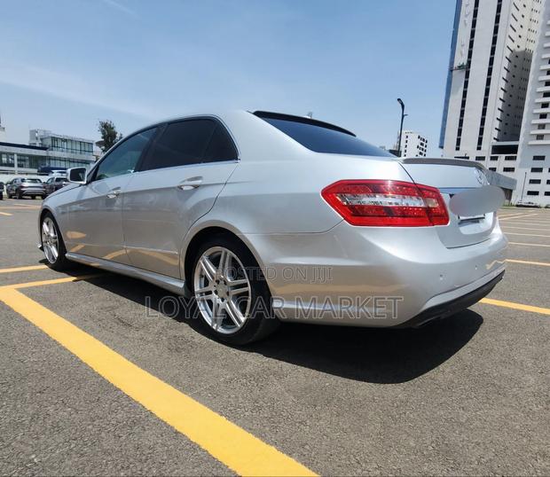 Mercedes-Benz E200 2013 Silver