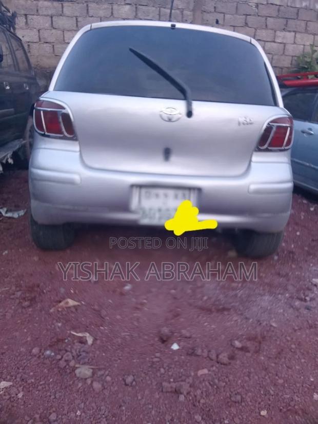 Toyota Vitz 2003 Silver