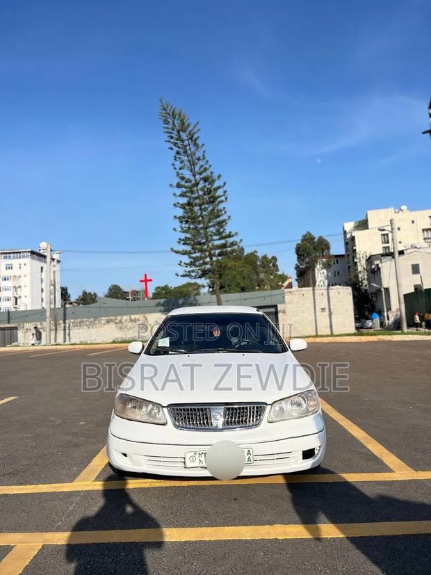 Nissan Sunny 2008 White