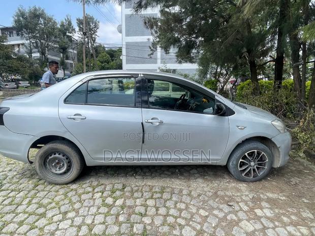 Toyota Yaris 2007 Gray