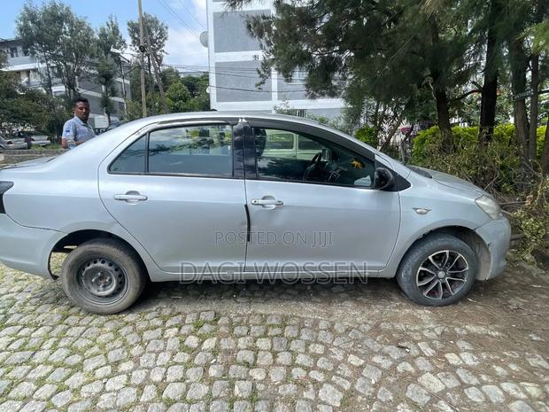 Toyota Yaris 2007 Gray