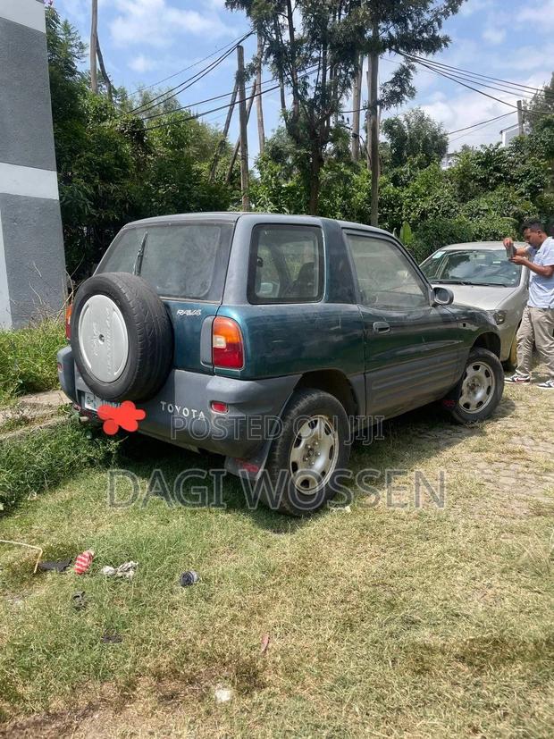 Toyota RAV4 1999 Green