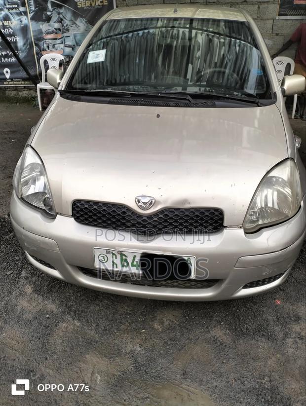 Toyota Vitz 2002 Gold