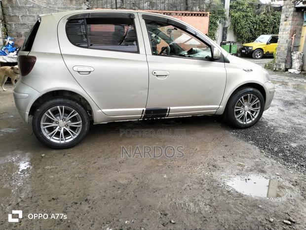 Toyota Vitz 2002 Gold