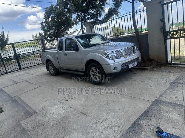 Nissan NP300 2008 Silver