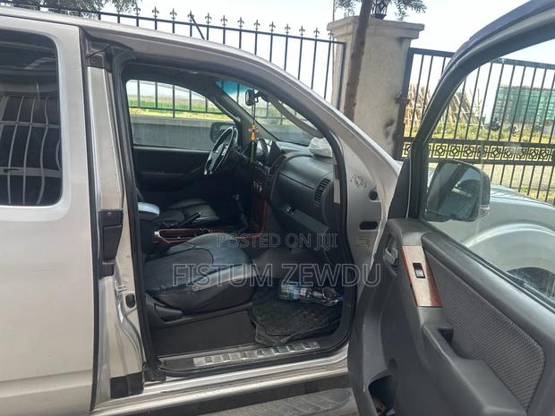 Nissan NP300 2008 Silver